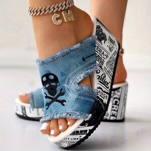 Women's Newspaper Skull Raw Hem Platform Wedge Sandals - Size 9